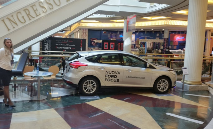 Esposizione nei centri commerciali e/o sportivi